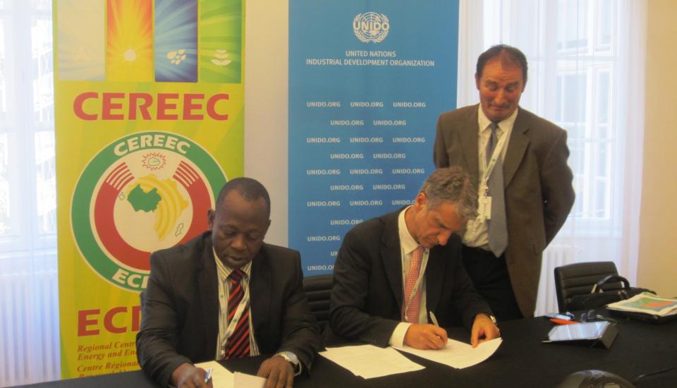 Image of ECREEE SIGNS AN MoU WITH THE JRC