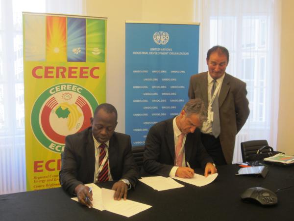 Image of ECREEE SIGNS AN MoU WITH THE JRC