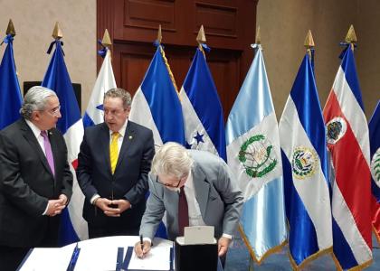 Image of PAÍSES DEL SICA LANZAN EL CENTRO REGIONAL DE ENERGÍA SOSTENIBLE Y CREAN MOMENTUM PARA LA CUMBRE DE ACCIÓN CLIMÁTICA DE LAS NACIONES UNIDAS