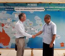 Image of Mr. Luc Asselin de Williencourt, Deputy Permanent Representative of France to the Pacific Community and to the Secretariat of the Pacific Regional Environment Programme with the Manager of the PCREEE - 14/01/20